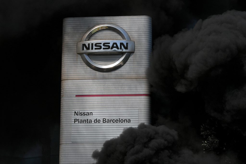 Nissan reports heavy losses, to shut Barcelona plant
