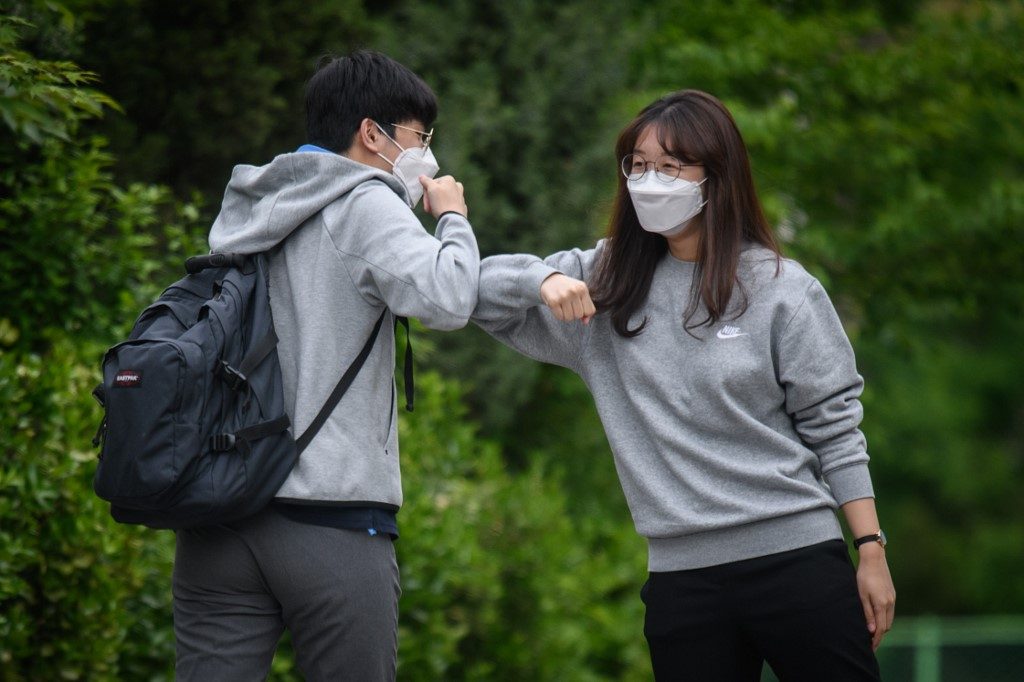 Schools reopen in South Korea as coronavirus fears ease