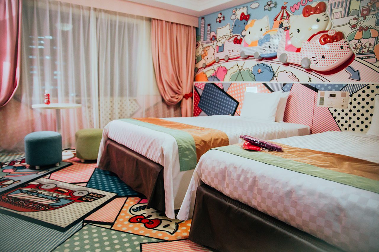 KITTY TOWN. Keio Plaza Hotel in Tama features a Hello Kitty-themed room with pop art-inspired decor evoking the bustling megalopolis of Tokyo. Photo by Paolo Abad/Rappler

 