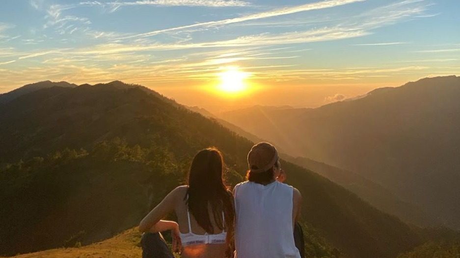 LOOK: James Reid shares photo with Nadine Lustre atop Mt Ulap