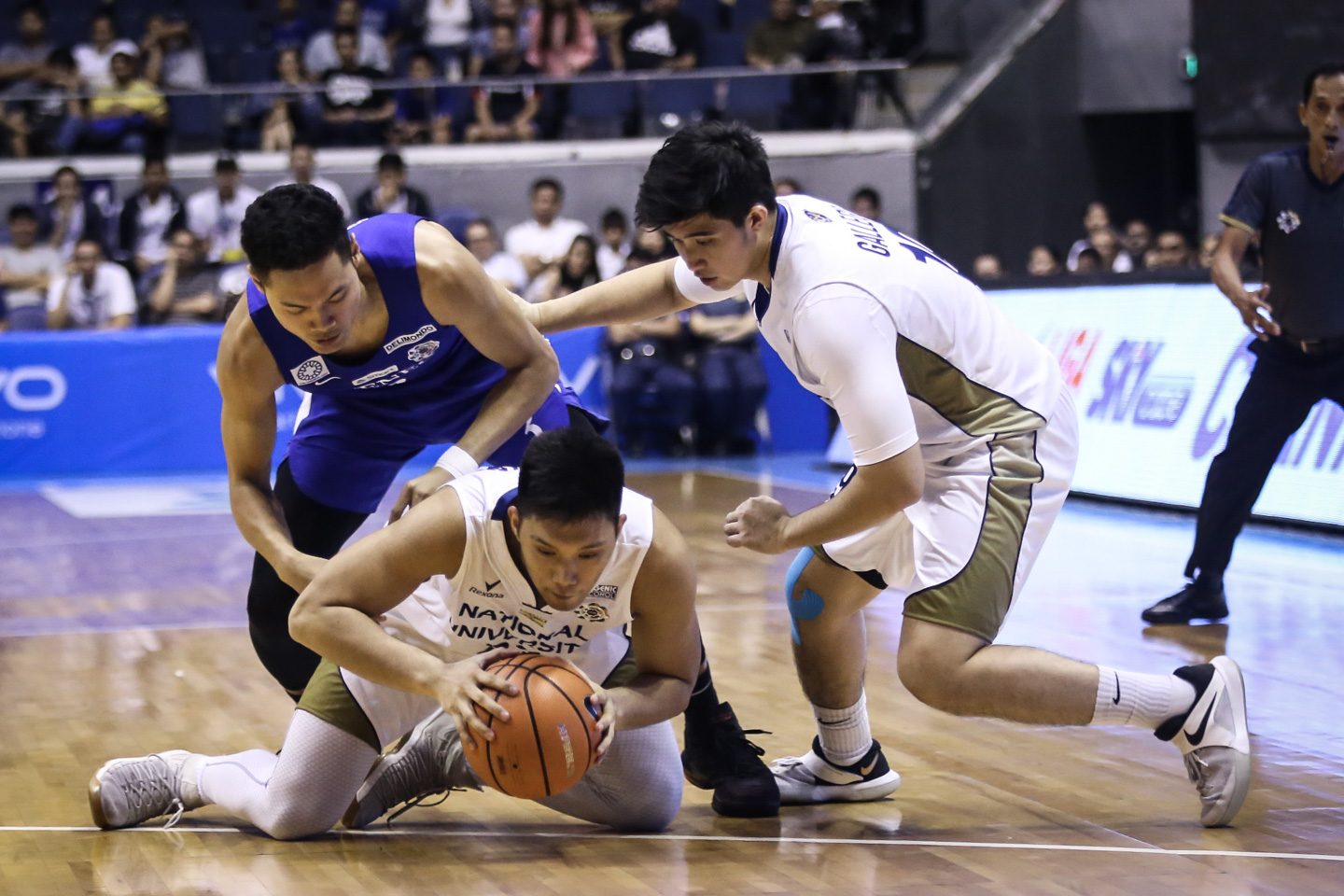Elite Ateneo defense holds NU to 46 points in blowout win
