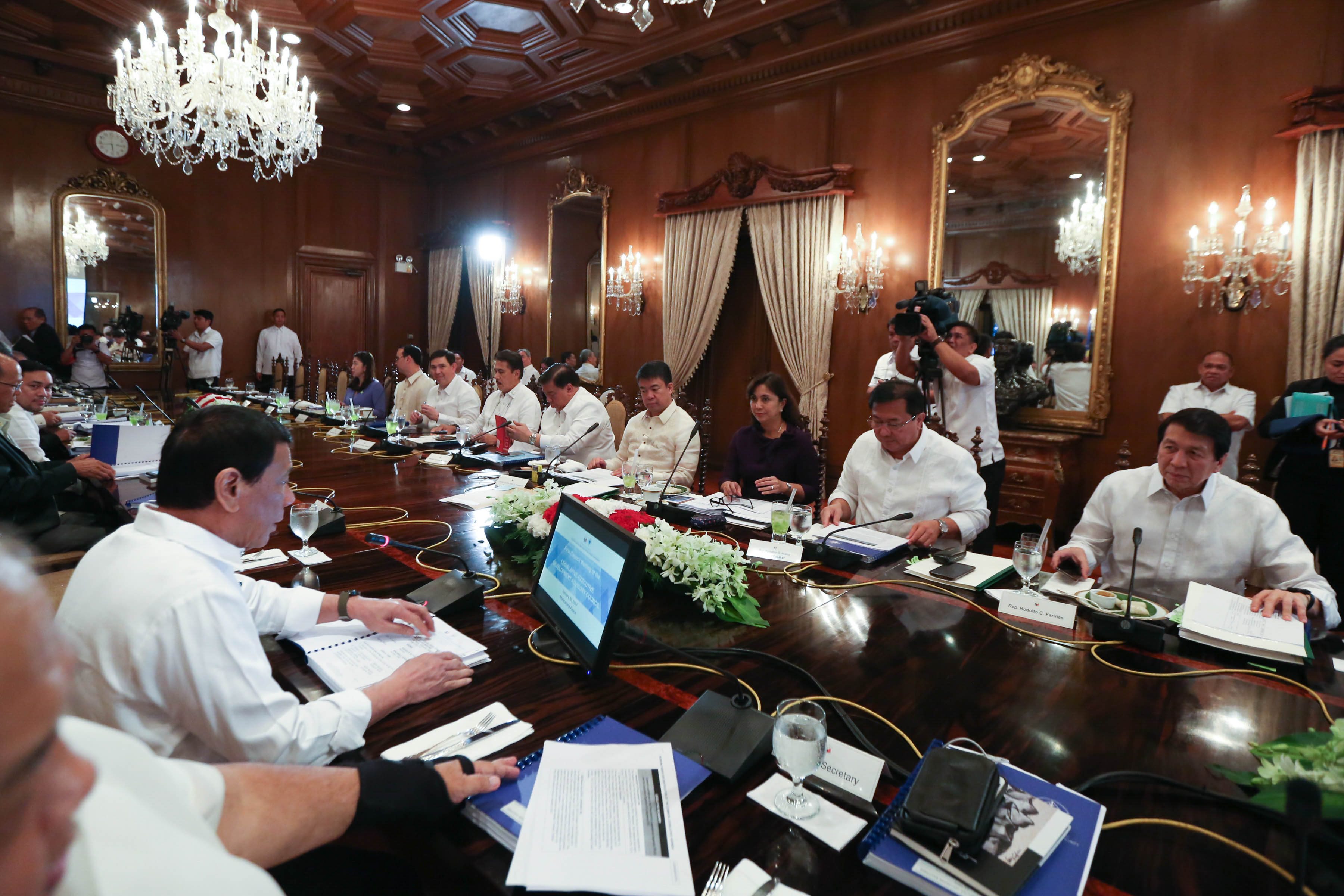 LEDAC CONVENED. President Rodrigo Duterte presides over the LEDAC meeting at the Palace State Dining Room on January 30, 2017. Photo by King Rodriguez/Presidential Photo  