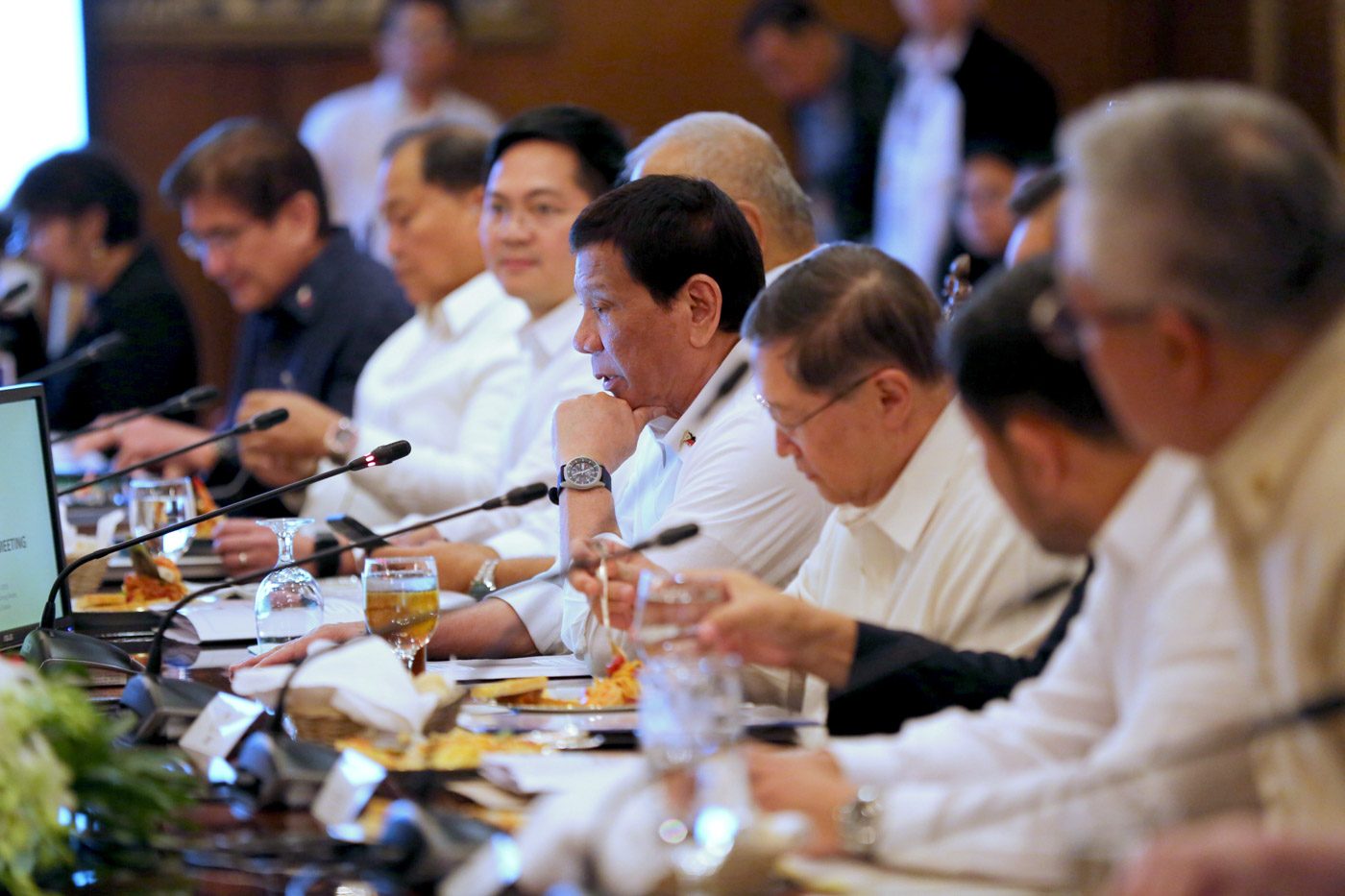 Duterte issues EO adopting cash budgeting system