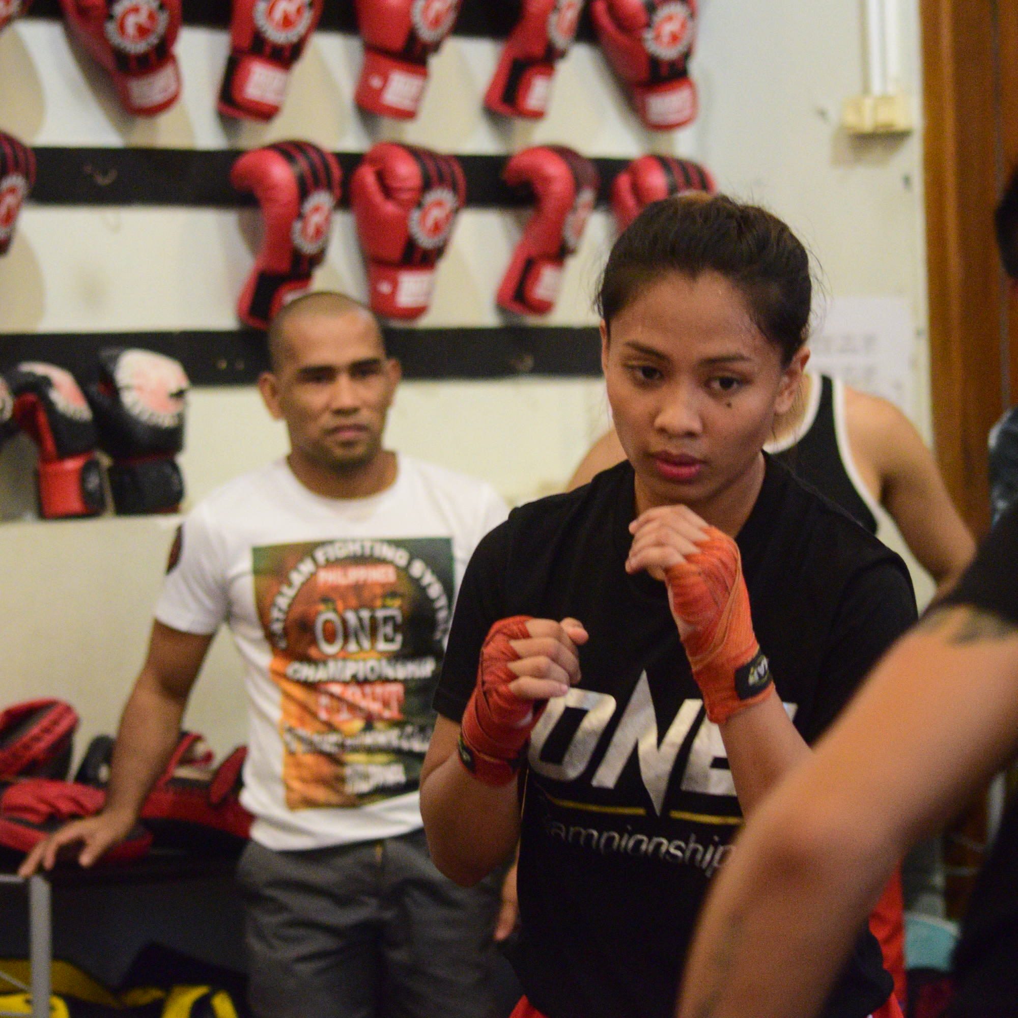 UNDEFEATED. Filipina fighter Jomary Torres targets a fifth victory. Photo by Bob Guerrero/Rappler  
