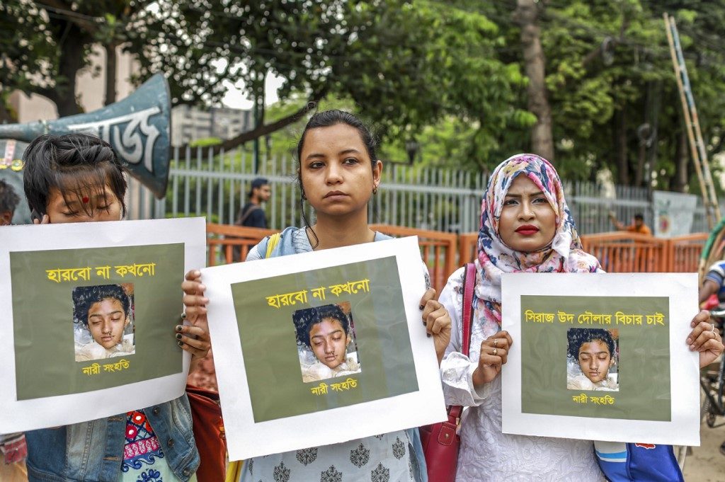 16 sentenced to death after Bangladesh teen burnt alive