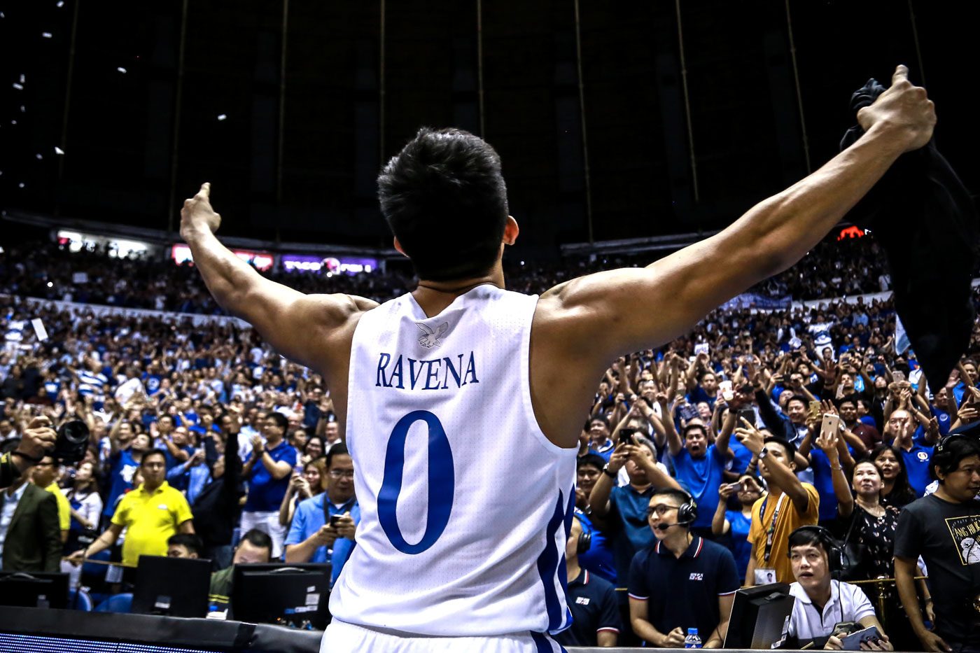 SERIES HERO. Thirdy Ravena basks in the cheers of the Ateneo faithful after a phenomenal series performance. Photo by Michael Gatpandan/Rappler   