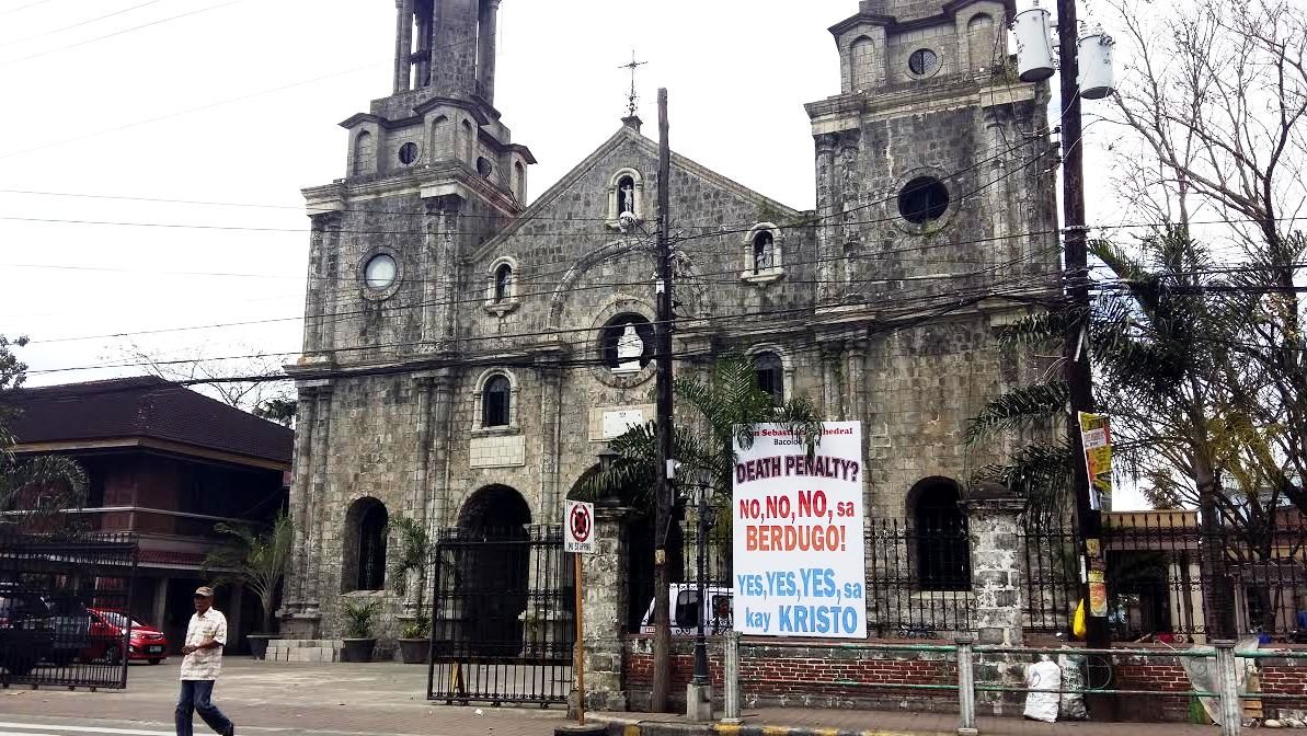 Bacolod church hangs ‘no to death penalty’ tarp