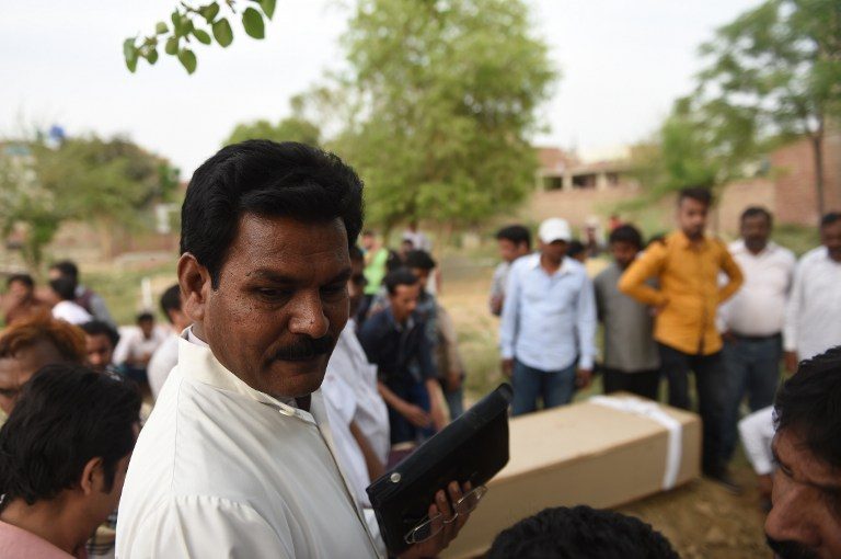 Pakistani pastor buries 6 victims of Easter blast in one day