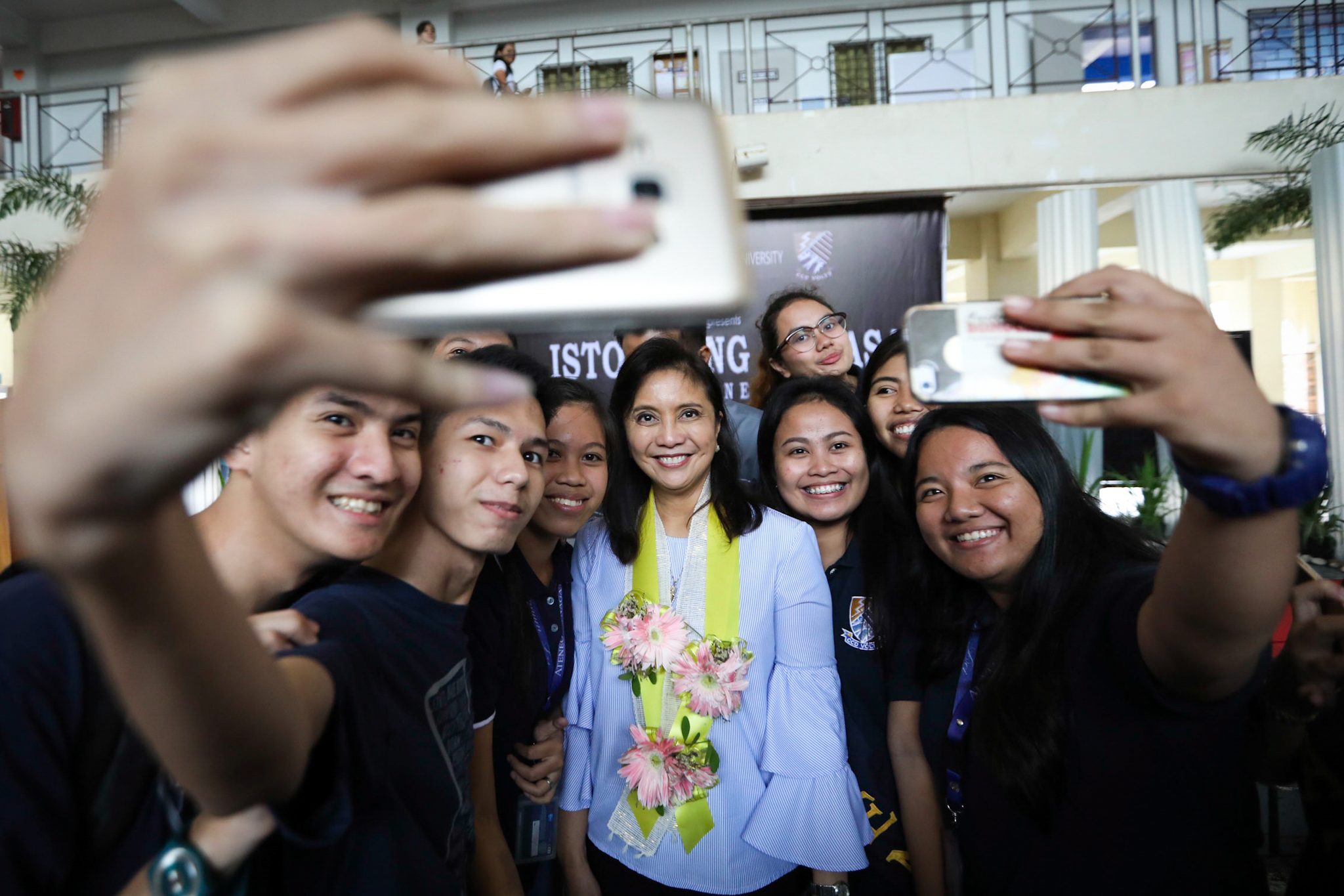 What does Leni Robredo think about online bashers?