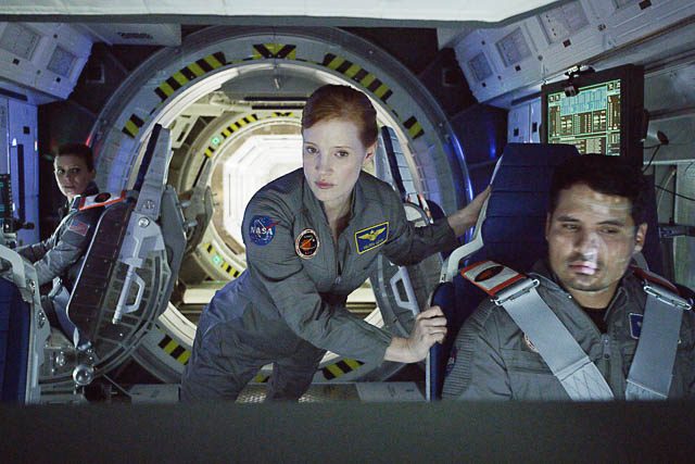 TRAINING. Jessica Chastain plays Ares 3 mission commander Melissa Lewis in Ridley Scott's 'The Martian.' Photo courtesy of 20th Century Fox  