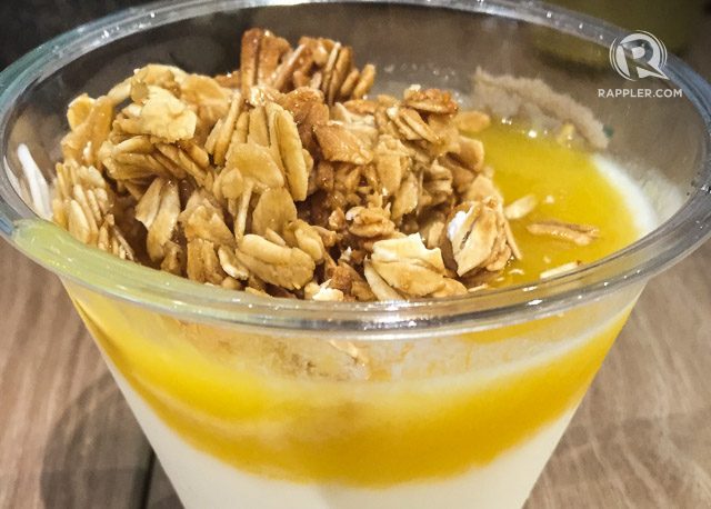 MANGO YOGURT. Don't forget to top your yogurt with granola before mixing it up. Salad Stop!'s creamy yogurt has just the right flavor and consistency. Vernise L. Tantuco/Rappler.com 