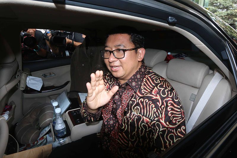 HALANGI. Wakil Ketua DPR, Fadli Zon, tiba di kantor Komisi Pemberantasan Korupsi (KPK), Jakarta Selatan, Senin, 12 Oktober 2015. Foto oleh Rappler  