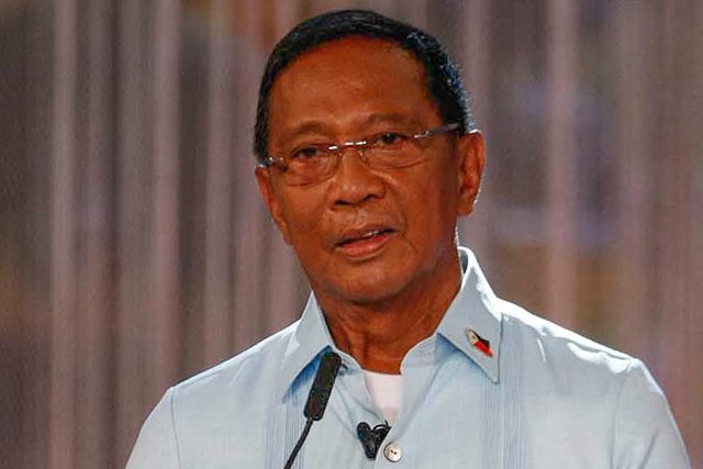 Binay to give Cabinet posts to ex-Arroyo officials