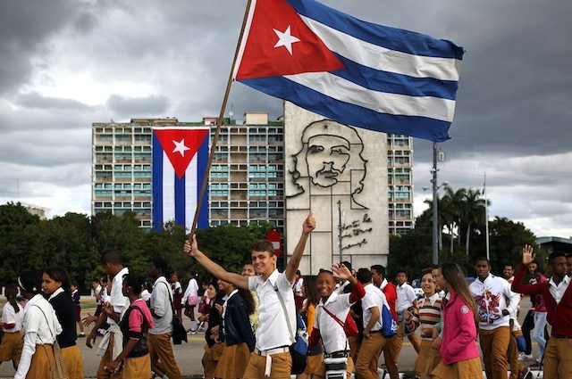 Cuba’s Castro to US: End embargo to mend ties