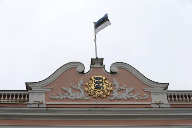 Estonians vote; pro-NATO premier faces pro-Russian opposition