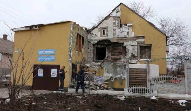 Ukraine’s Mariupol holds its breath for next rebel move