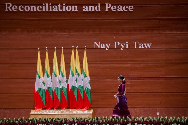 Suu Kyi faces mounting world anger over Rohingya