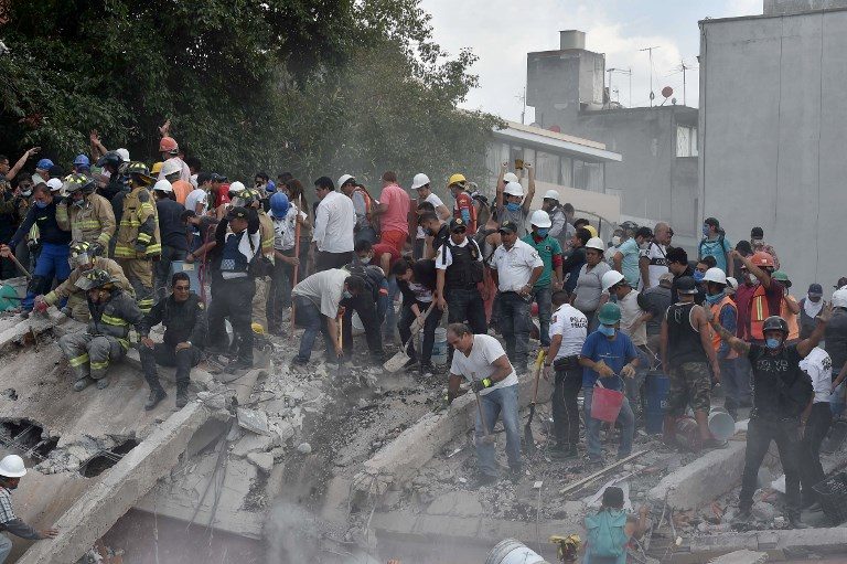 Scramble for survivors as quake flattens Mexico City buildings