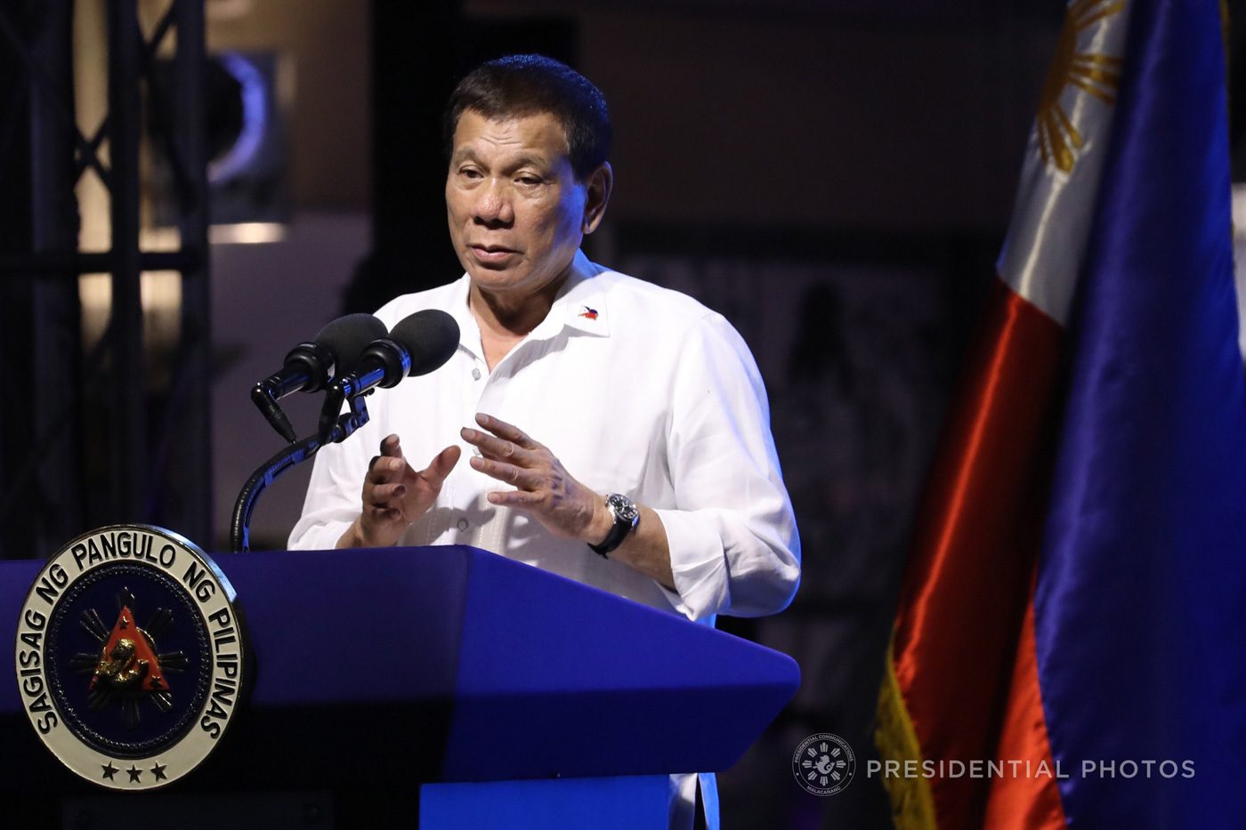 Duterte tells NDF consultants to surrender