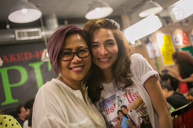 Direk Cathy with Jennylyn Mercado. Photo by Manman Dejeto/Rappler  