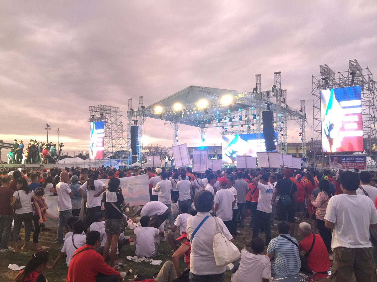 IN PHOTOS: Thousands gather at Luneta to support Duterte