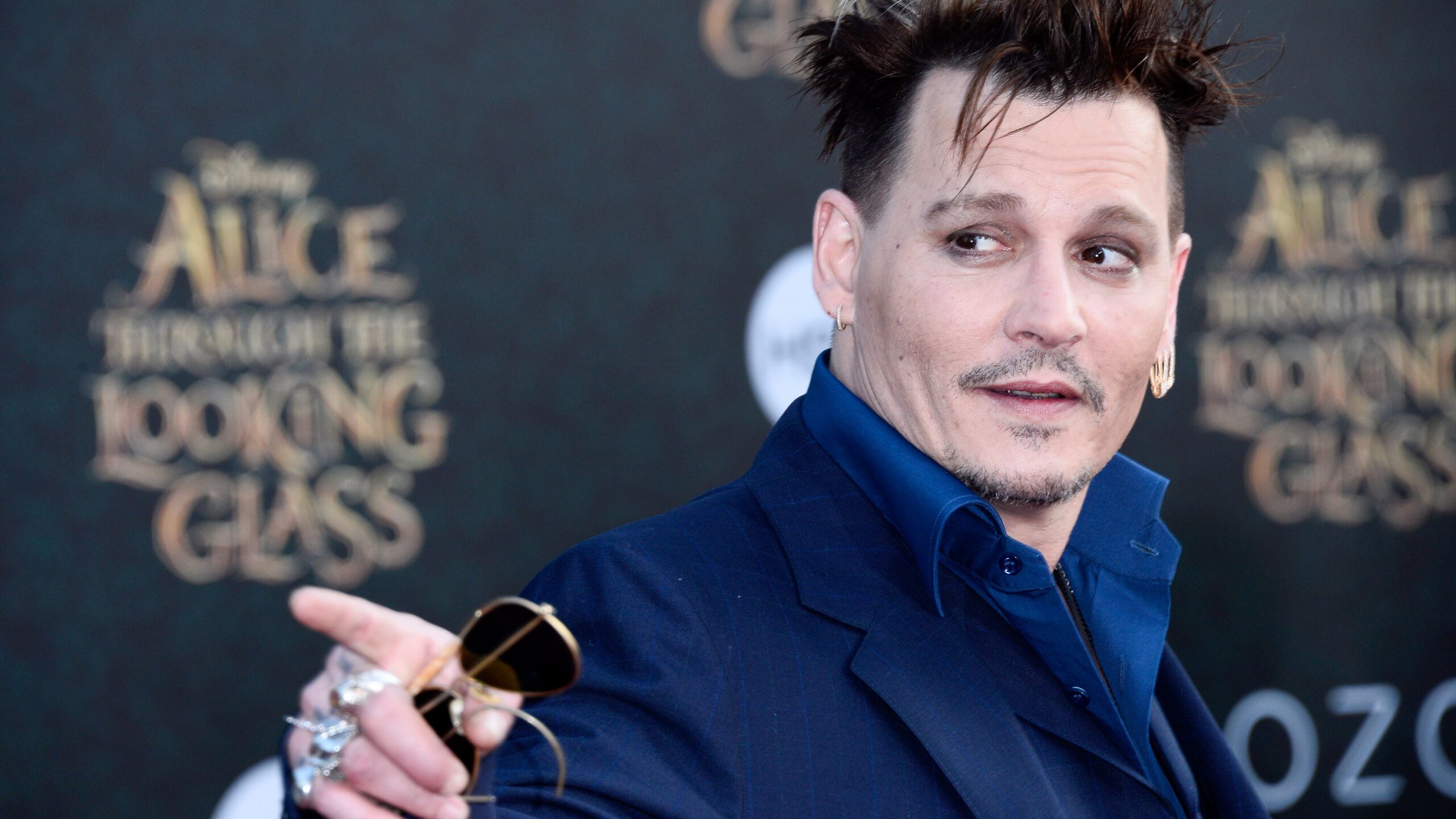 Johnny Depp and Australia minister renew war of words