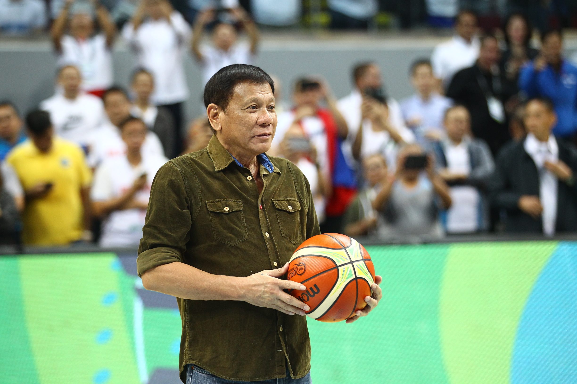 Duterte performs ceremonial toss before Gilas vs France game