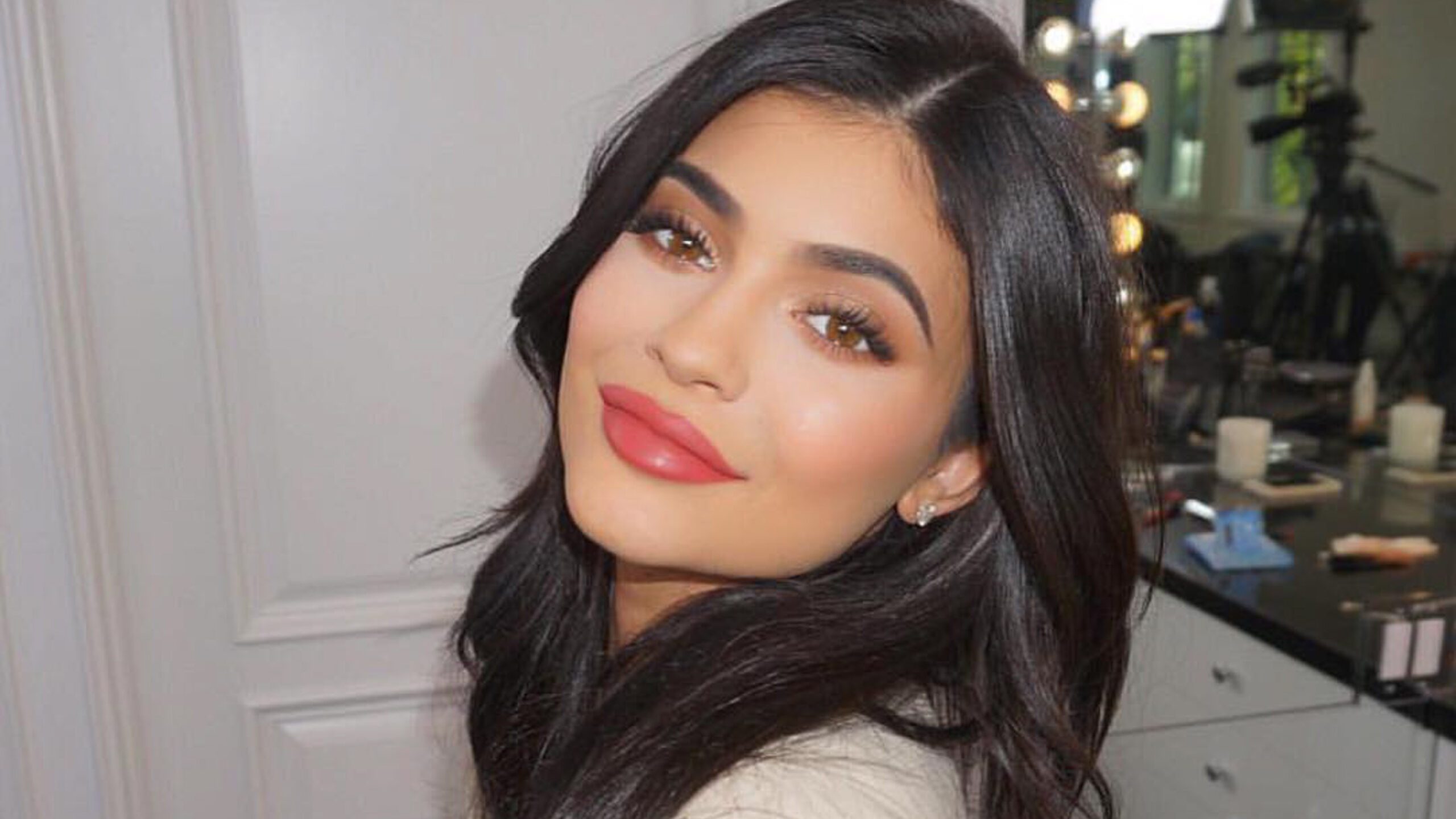 LOOK: Kylie Jenner drops surprise eyeshadow palette