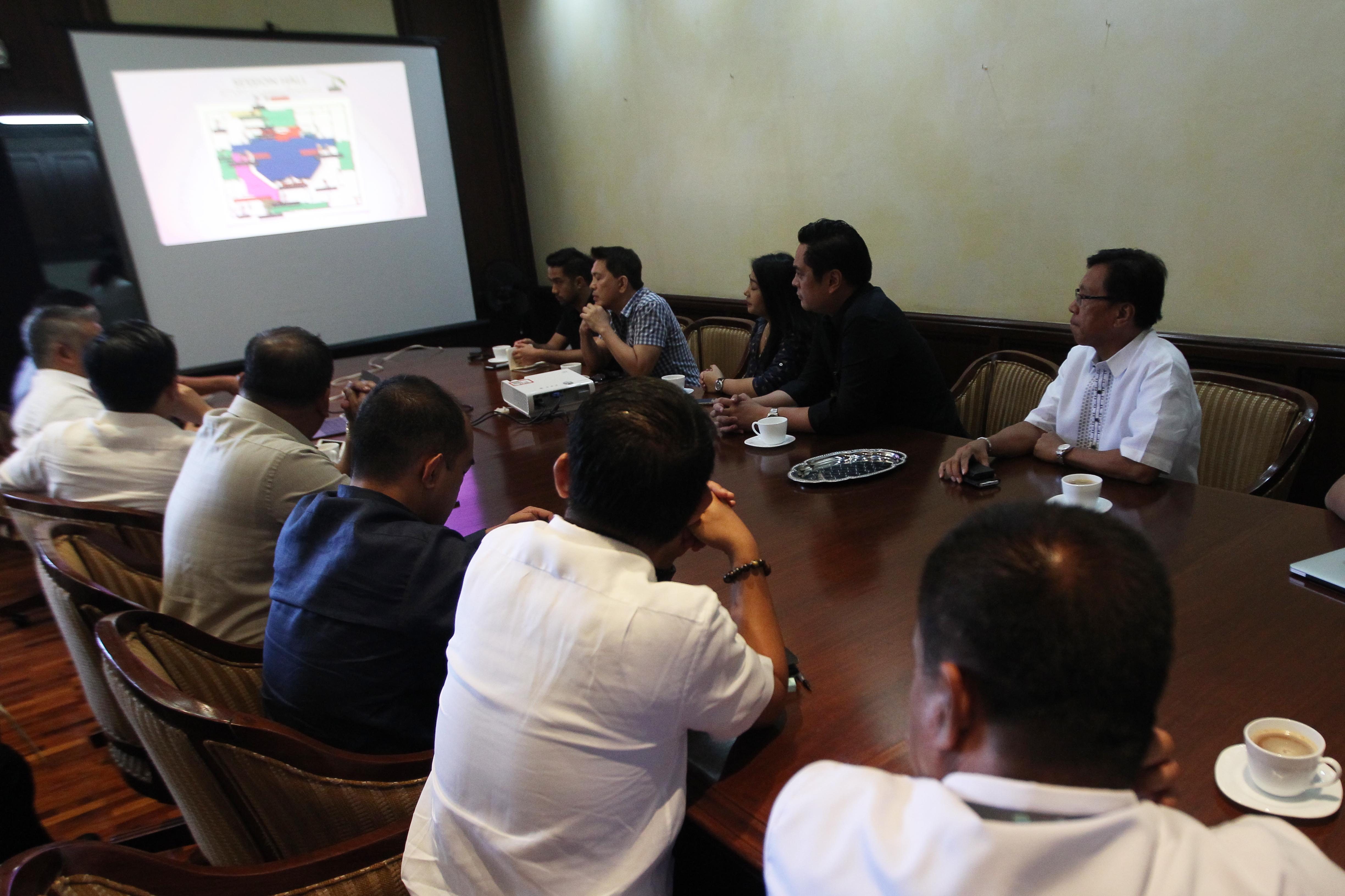 INITIAL PLANS. Mendoza reveals the tentative positioning of cameramen and Duterte's for the SONA in a meeting at the Presidential Legislative Liaison Office of the Batasang Pambansa. Photo by Ace Morandante/PPD  