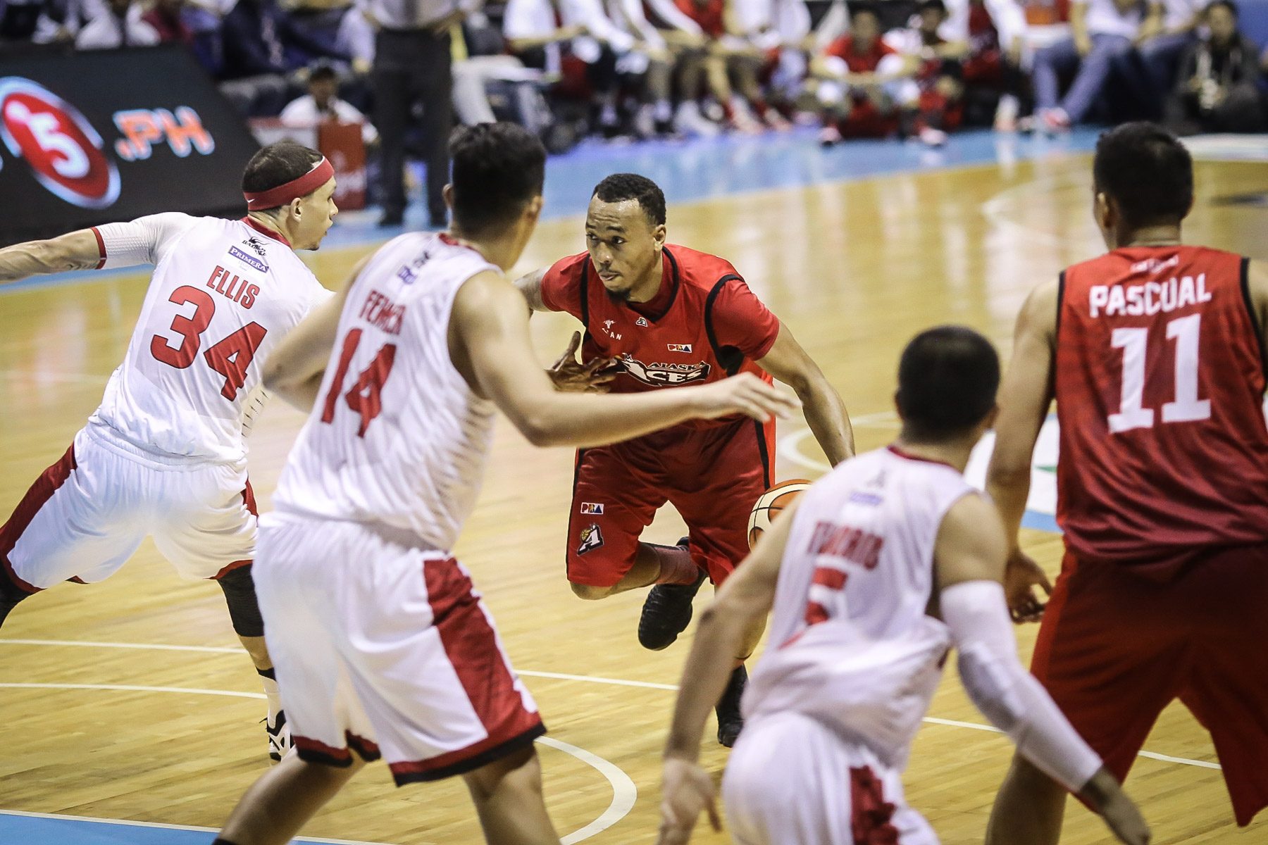WATCH: Calvin Abueva flashes middle finger after hitting 3-pointer