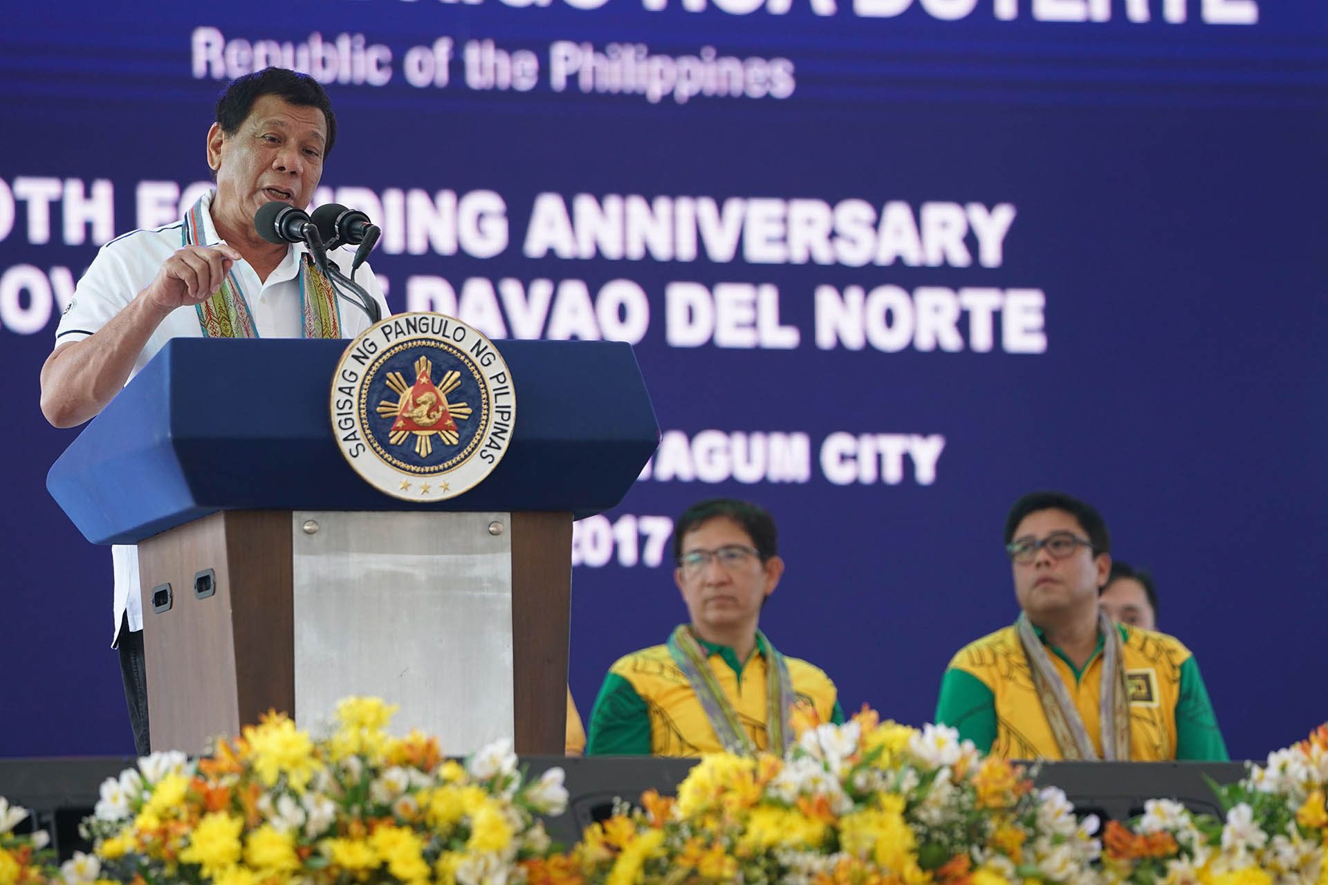 Duterte threatens ‘exposé’ vs Inquirer