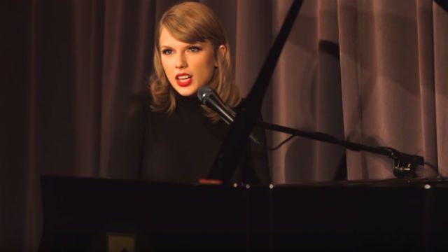 WATCH: Taylor Swift performs acoustic version of ‘Out of the Woods’