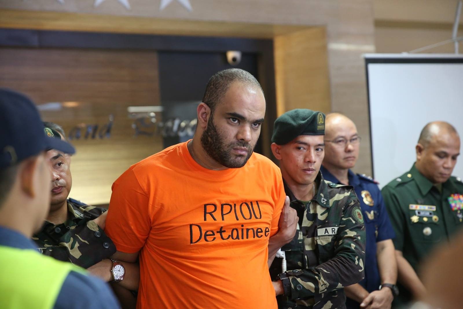 Philippines deports alleged ISIS commander