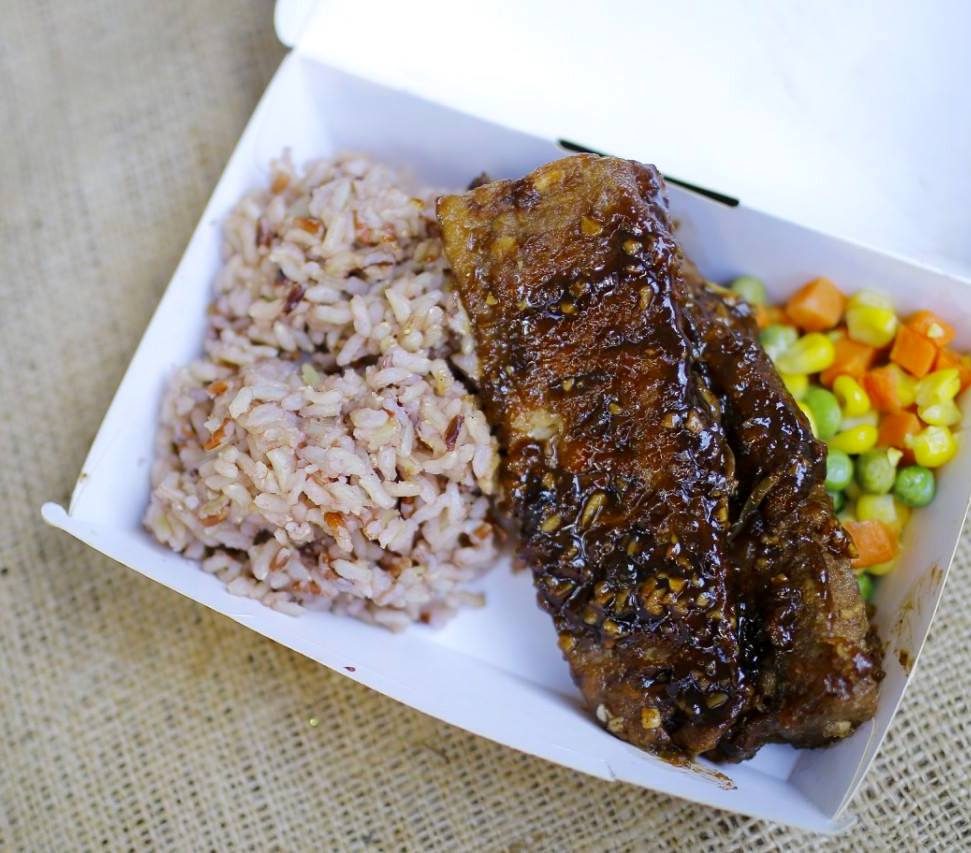 MEAT-FREE 'MEAT.' Yes, these ribs are not meat! But tender and savory all the same. This combo meal from The Superfood Grocer is P150. Photo courtesy of Carmela Cancio 