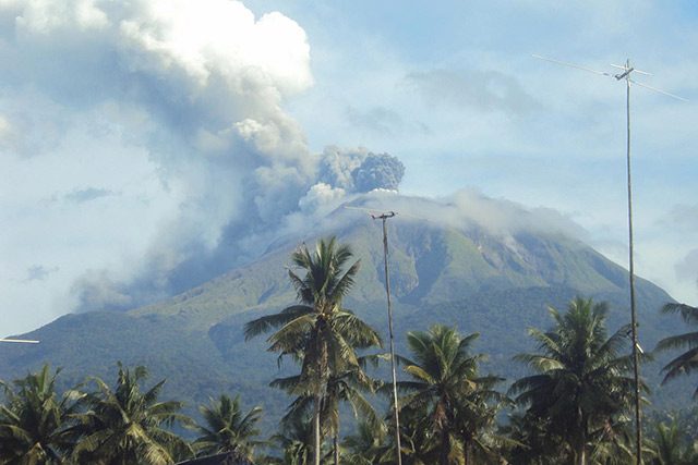 Mount Bulusan in Sorsogon explodes