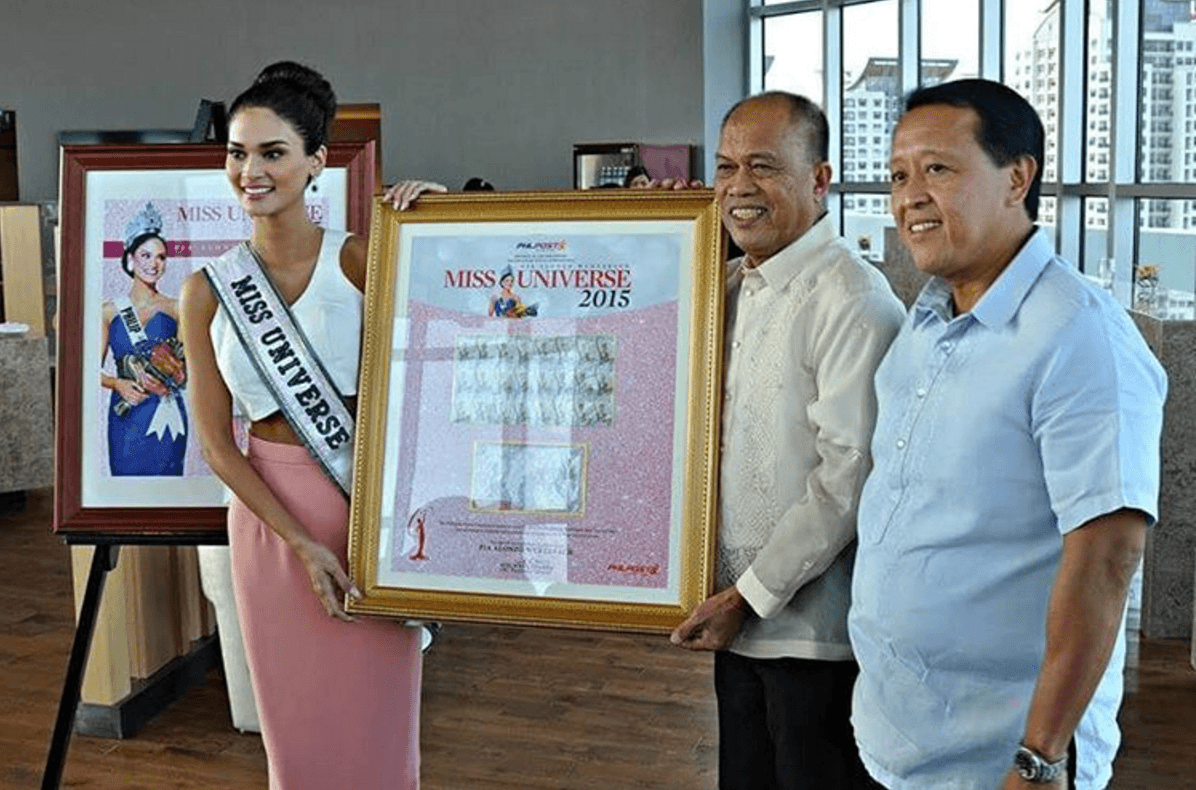 LOOK: Pia Wurtzbach receives her stamps from PHLPost