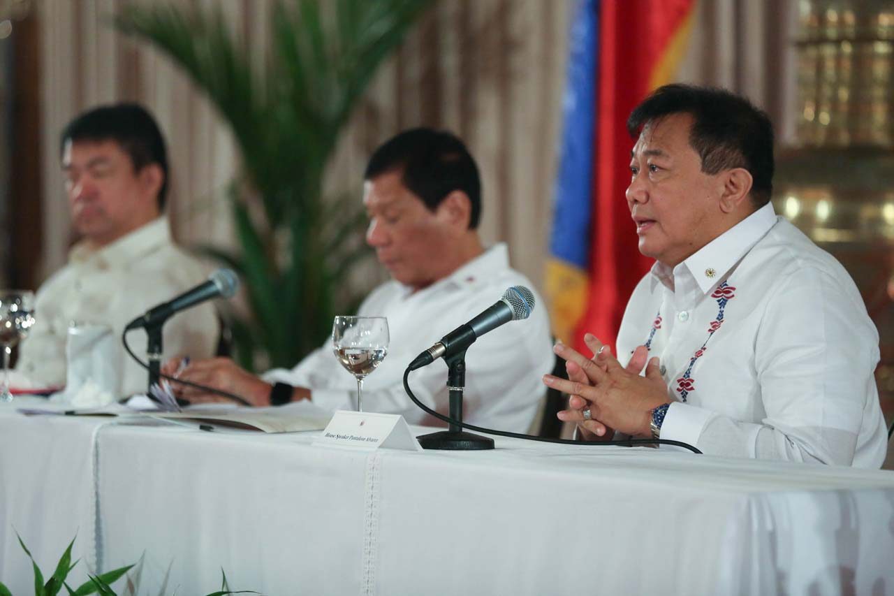 PRIA PRESIDEN.  Ketua Pantaleon Alvarez mengadakan konferensi pers di Malacañang bersama Presiden Rodrigo Duterte dan Presiden Senat Aquilino Pimentel III pada 13 Maret.  Foto oleh Toto Lozano/Foto Presiden 