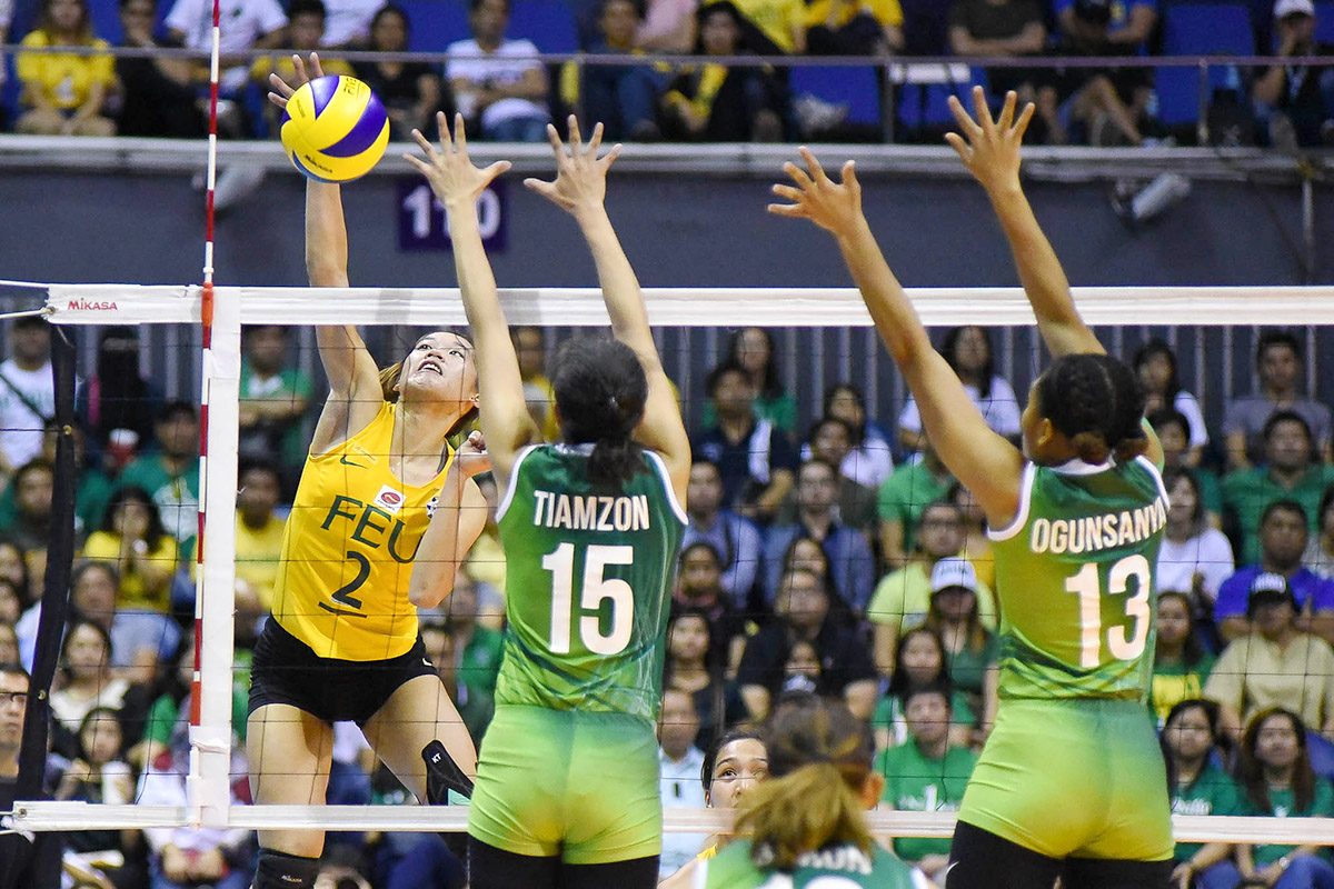 IN CONTROL. La Salle didn't drop a single set in its best-of-three finals duel against Far Eastern University.  