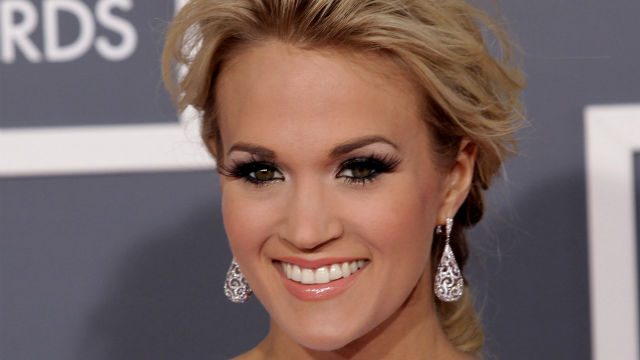 Country star Carrie Underwood announces first child