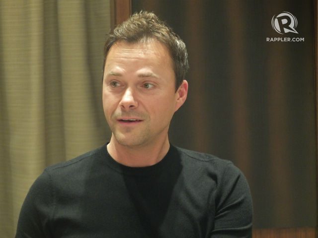 BRYAN ON ALDUB. Country artist Bryan White says he sees Alden Richards and Maine Mendoza as a match made in heaven. The singer behind 'God Gave Me You' is in Manila for a concert. Photo by Alexa Villano/Rappler   