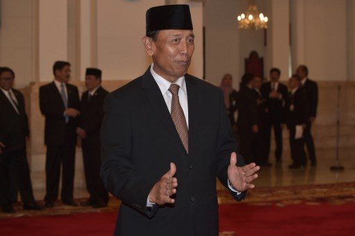 Suspected ISIS radical stabs Indonesian security minister