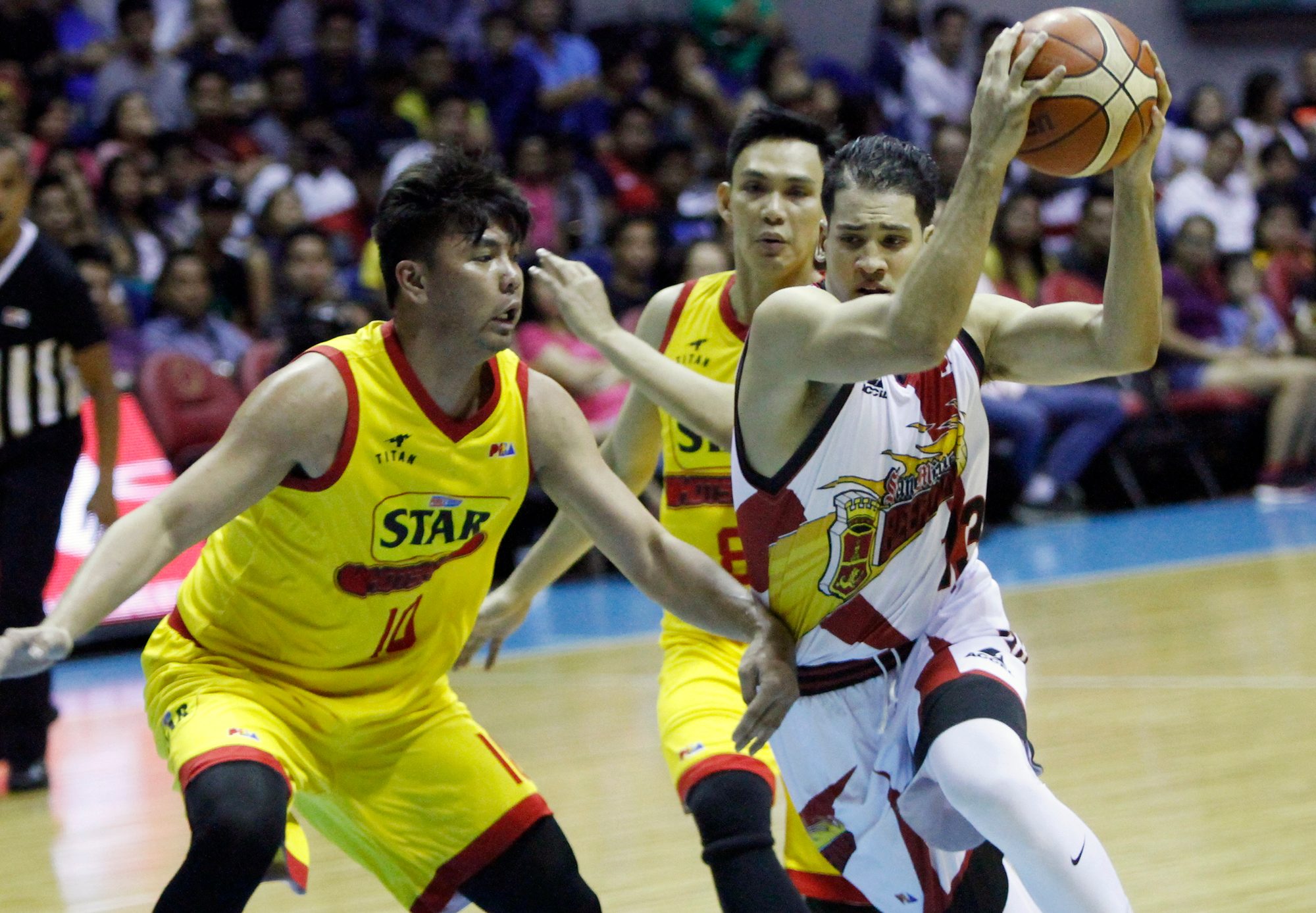 San Miguel shoots lights out for grieving Arwind Santos