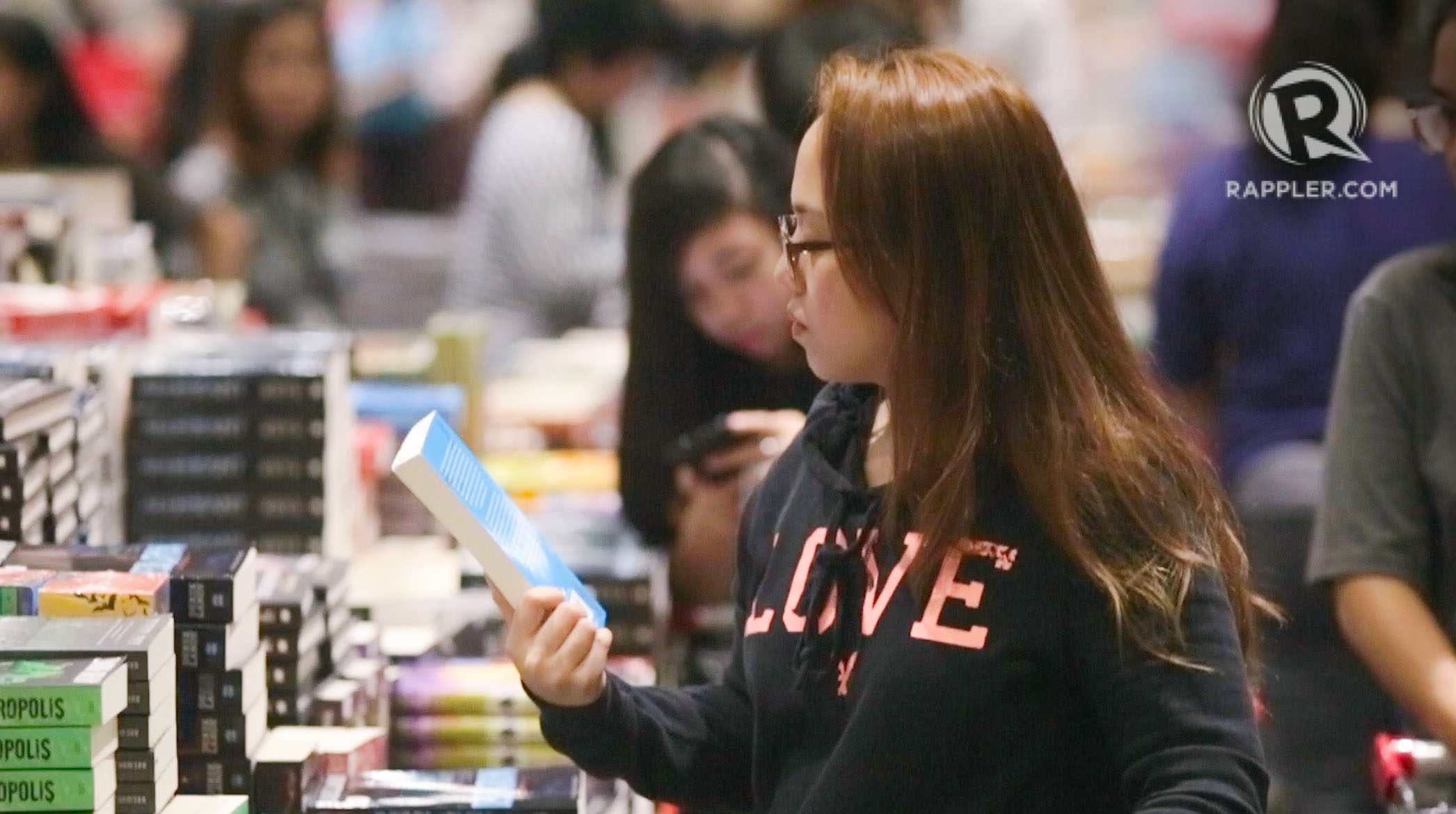 WATCH: Big Bad Wolf Book Sale opens in the Philippines