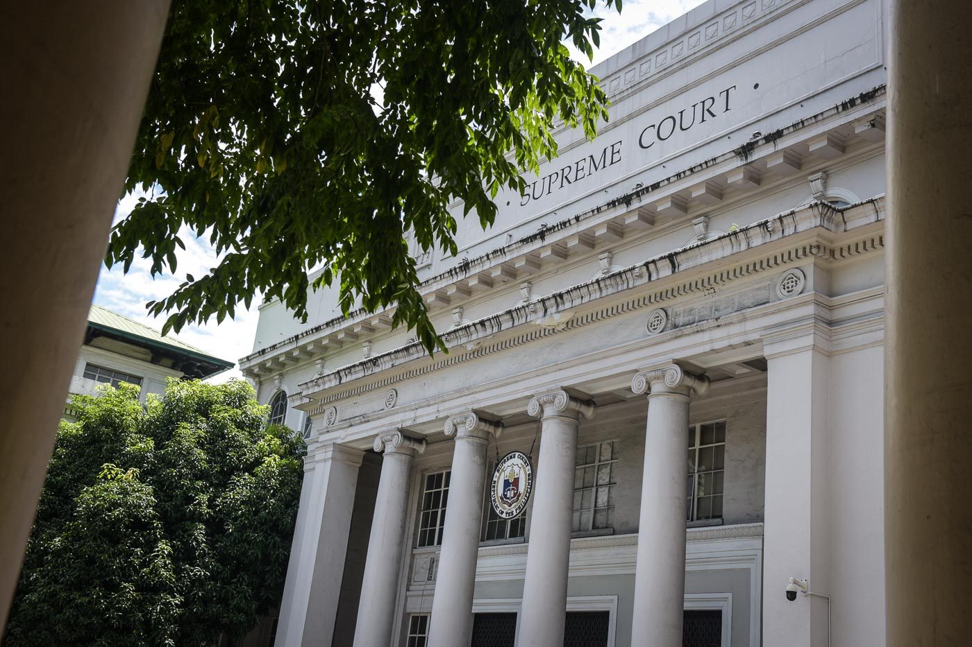 SC approves rule that bars subjects of complaints from leaving PH