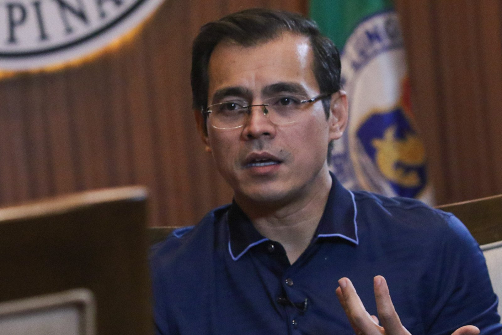 Isko Moreno self-quarantines at Manila city hall