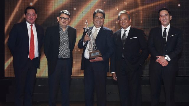 ANDOK'S LITSON. Owner and CEO of Andok’s Litson Corporation Hon. Leonardo “Sandy” Javier, Jr. (center) is a man whose main capital for his dream was perseverance 