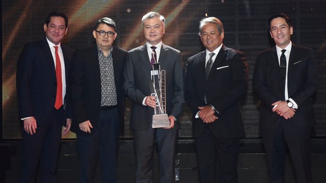 ASTORIA HOTELS. President of Astoria Hotels and Resorts Jeffrey Ng (center) was able to make his business prosper despite the challenges they faced during the economic crisis in the 90's    