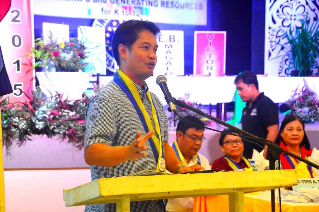 Not pro-Mar? LP leader in Negros Occidental quits
