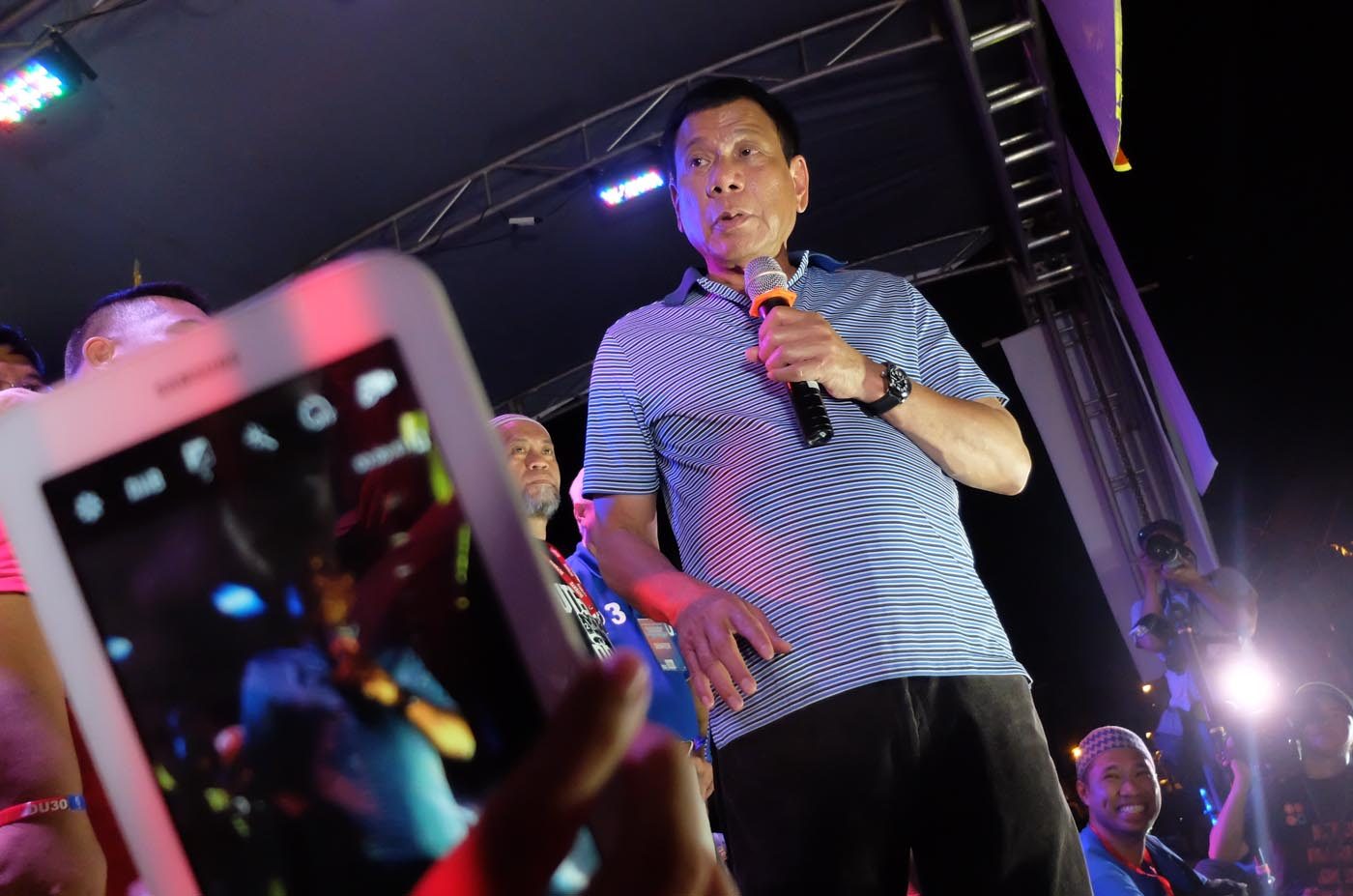DUTERTE'S APPEAL. Duterte speaks in front of urban poor residents of Pandacan, Manila. Photo by Alecs Ongcal/ Rappler 