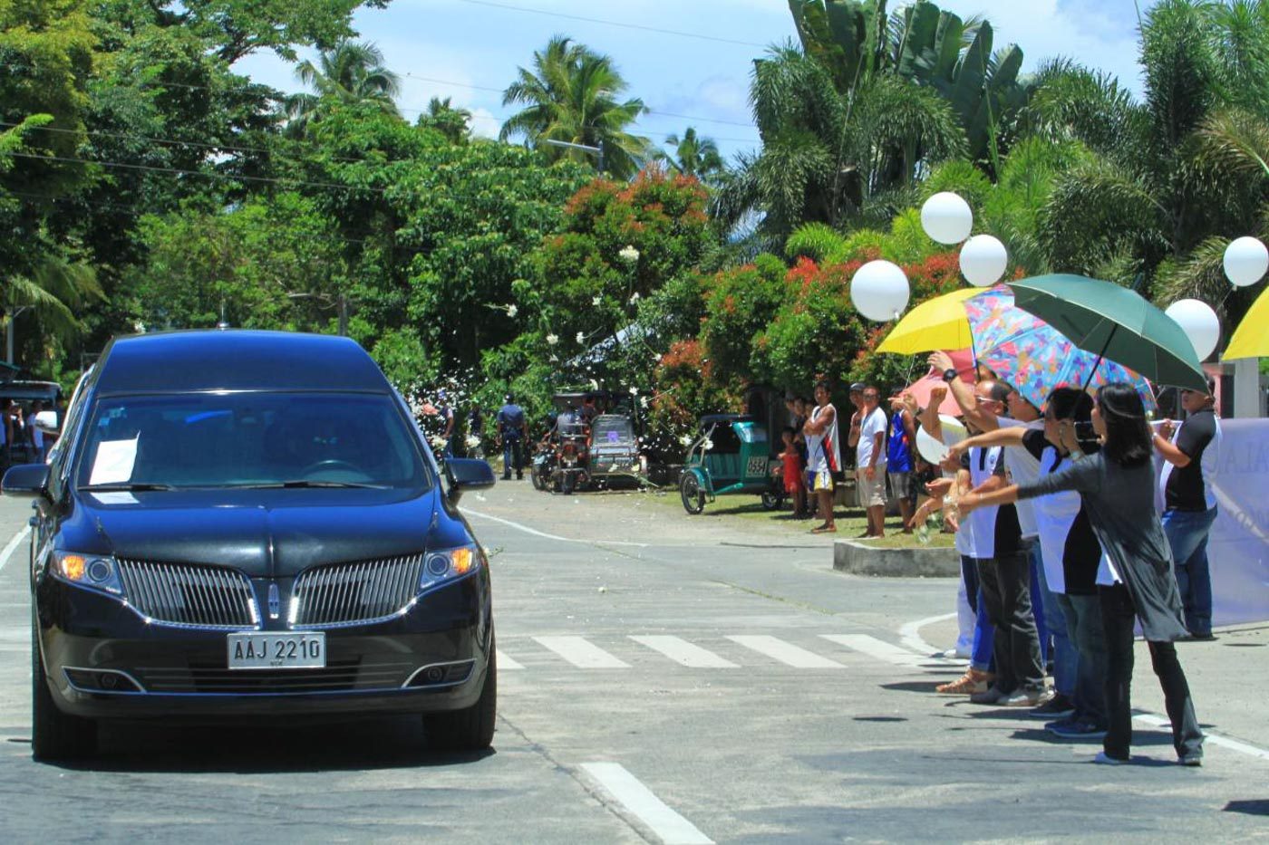 HOMETOWN HERO. Residents of Baler, Aurora, pay respects to their hometown hero  